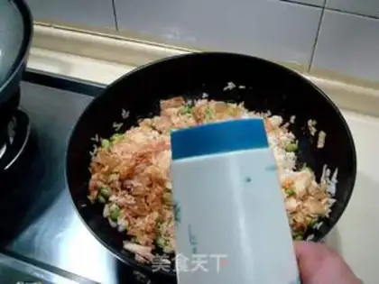 Make Fried rice with green beans and pickles step 4