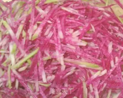Make Special improved fried bean paste noodles step 2