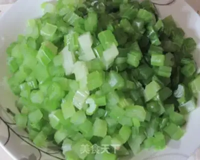 Make Special improved fried bean paste noodles step 3