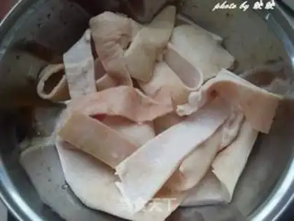 Make Colored pig skin jelly step 0