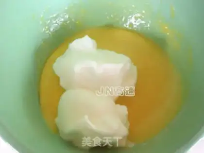 Make Policy-dotted pineapple cake roll step 7