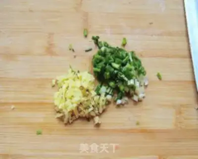 Make Special improved fried bean paste noodles step 4