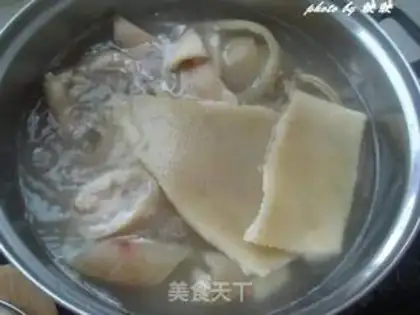 Make Colored pig skin jelly step 2