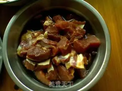 Make Fuzhou pork rice dumplings step 1