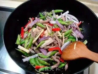 Make stir-fried beef with pepper step 6