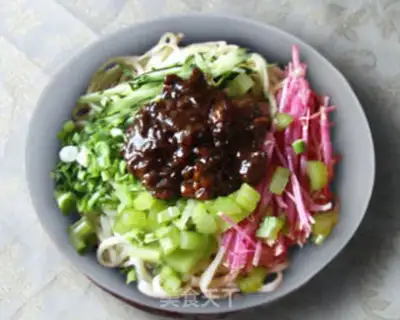Make Special improved fried bean paste noodles step 11