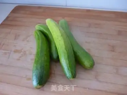 Make stir-fried cucumber with cashew nuts step 0