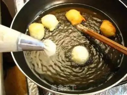 Make fried oil ball step 3