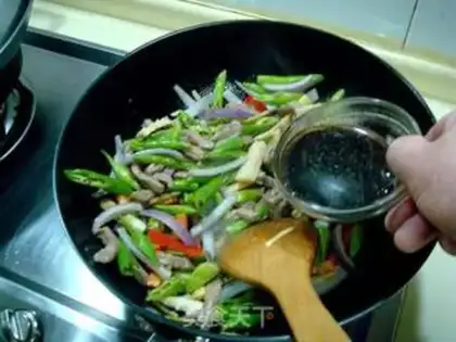 Make stir-fried beef with pepper step 7