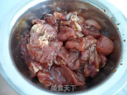 Make Pan-fried pork on the bottom pan step 3