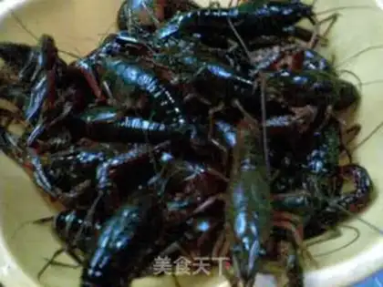 Make spicy crayfish step 2