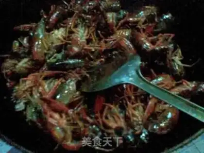Make spicy crayfish step 4