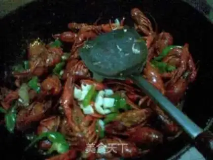 Make spicy crayfish step 7