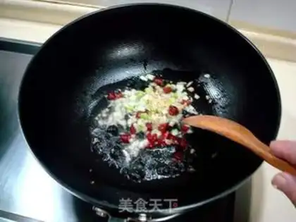 Make Dry stir-fried bitter gourd step 5
