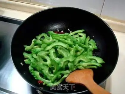 Make Dry stir-fried bitter gourd step 6