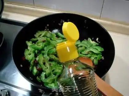 Make Dry stir-fried bitter gourd step 7
