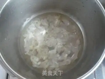 Make Papaya and tremella soup step 1