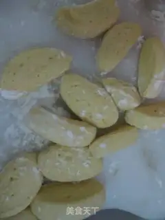 Make Yellow rose steamed buns step 1