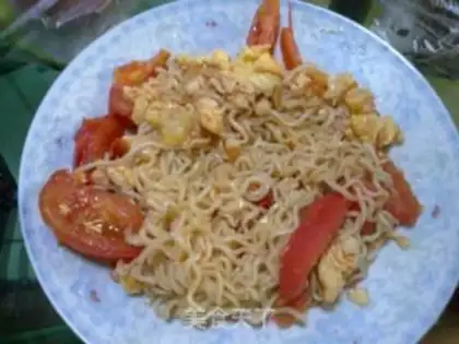 Make stir-fried instant noodles step 3