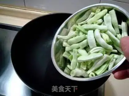Make Braised white lentils in Beijing sauce step 0