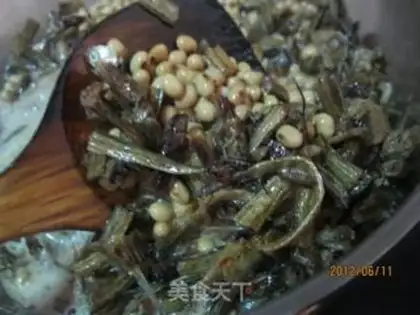 Make Braised dried fish with soybeans step 3