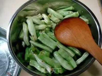 Make Braised white lentils in Beijing sauce step 2