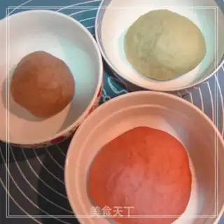 Make Colorful three-colored toast step 2