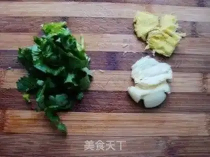 Make Taro meatballs and Chinese cabbage soup step 4