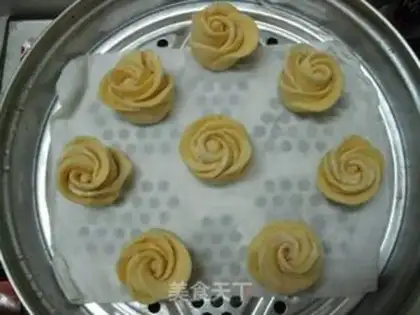 Make Yellow rose steamed buns step 11