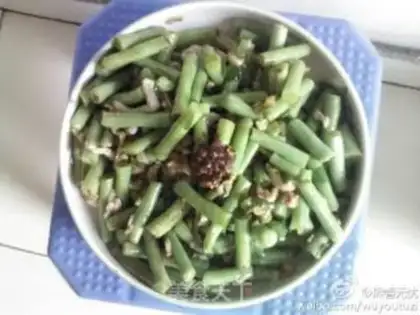 Make Cowpea salad step 1