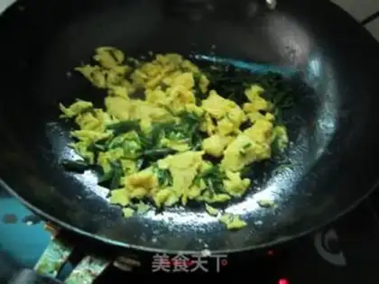 Make Scrambled firewood eggs with leeks step 4