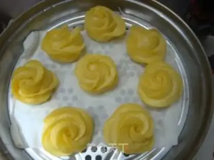 Make Yellow rose steamed buns step 13