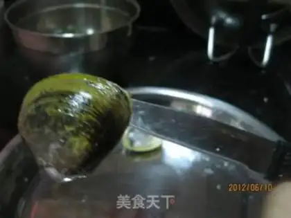 Make Steamed garlic with sea clams step 2