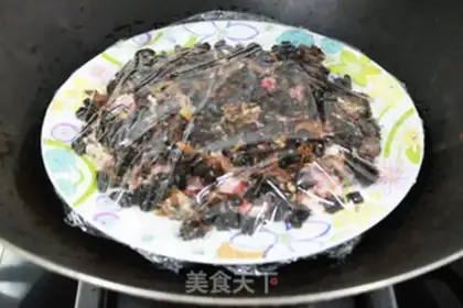 Make Steamed ribs with dace fish with black bean sauce step 2