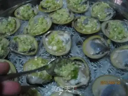 Make Steamed garlic with sea clams step 6