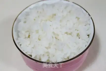 Make Fried rice with carrot, green vegetables, meat and eggs step 0