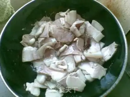 Make Home-cooked pork step 1