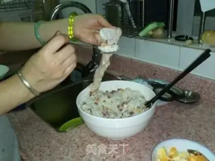 Make Stewed glutinous rice with pig large intestine step 3