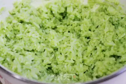 Make Fresh shrimp and emerald fried rice step 3