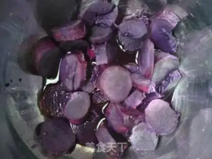 Make Purple sweet potato glutinous rice balls step 1