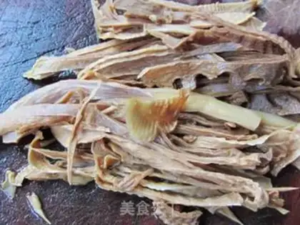 Make stir-fried shredded potatoes step 1