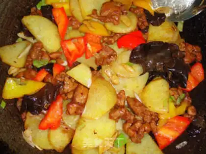 Make Greased pork and potato chips step 14