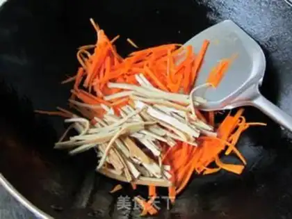 Make stir-fried shredded potatoes step 4