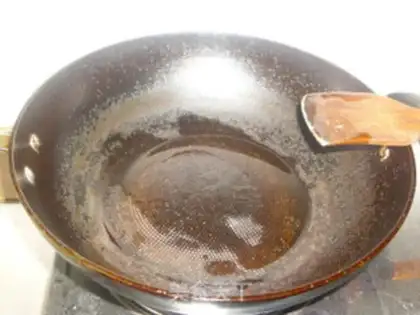 Make stir-fried pumpkin with salted egg yolk step 3