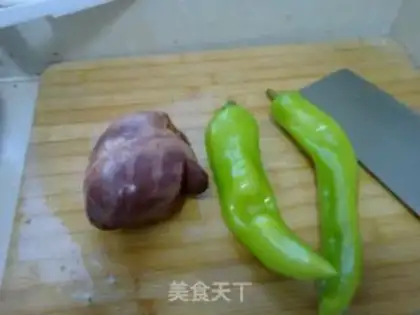 Make stir-fried pepper with pork heart step 1
