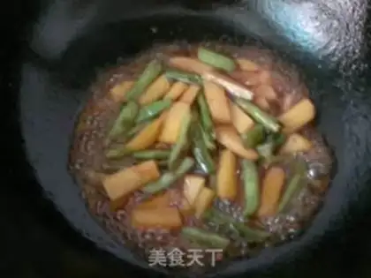 Make Braised potatoes with green beans step 6