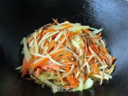 Make stir-fried shredded potatoes step 9