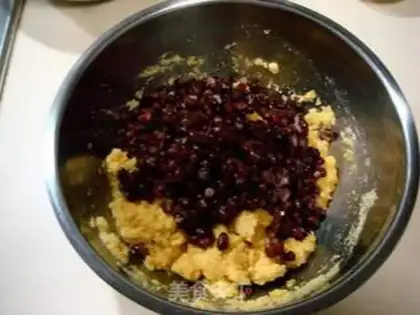 Make Sweet date corn flour cake step 5