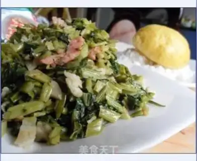 Make stir-fried shredded pork with red snow step 5
