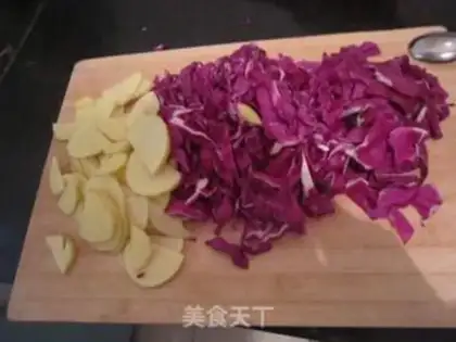Make cabbage and potato chips step 0